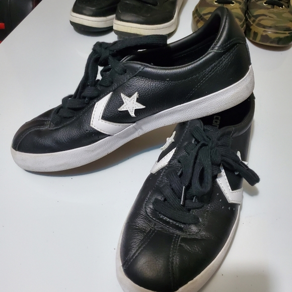 Converse - Picture 2 of 3